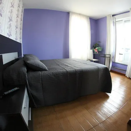 Pr Plaza De Galicia Pensión 3*