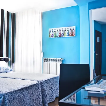 Πανσιόν Pr Plaza De Galicia 3*