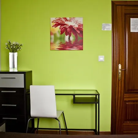 Πανσιόν Pr Plaza De Galicia